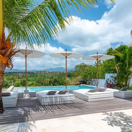 Villa Rasa Senang, With Private Cook And Pool 卡朗阿森 外观 照片
