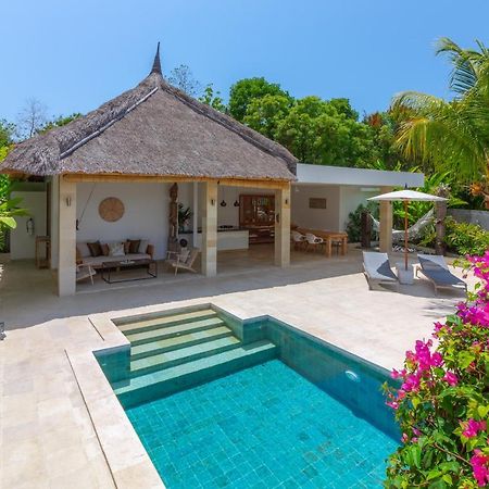 Villa Rasa Senang, With Private Cook And Pool 卡朗阿森 外观 照片