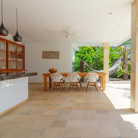 Villa Rasa Senang, With Private Cook And Pool 卡朗阿森 外观 照片