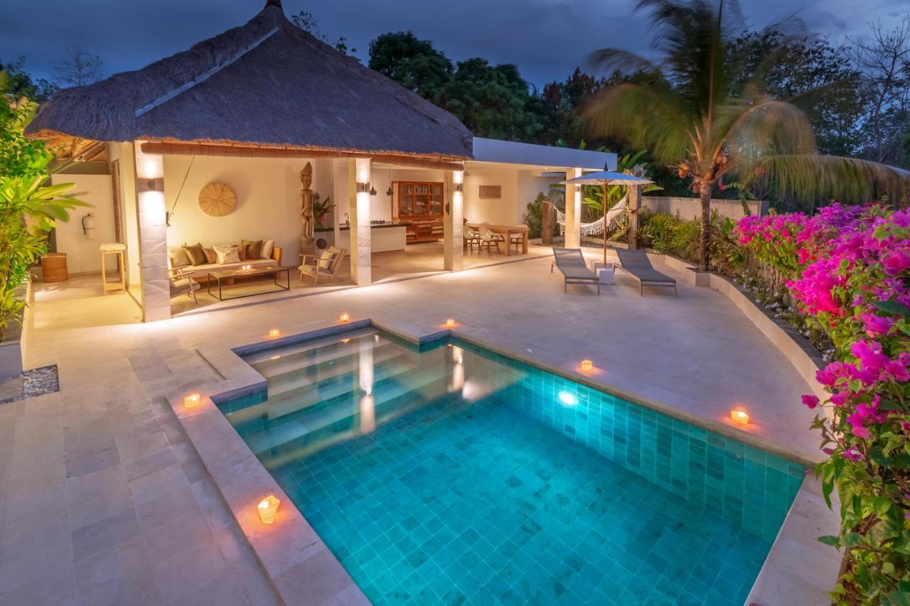 Villa Rasa Senang, With Private Cook And Pool 卡朗阿森 外观 照片