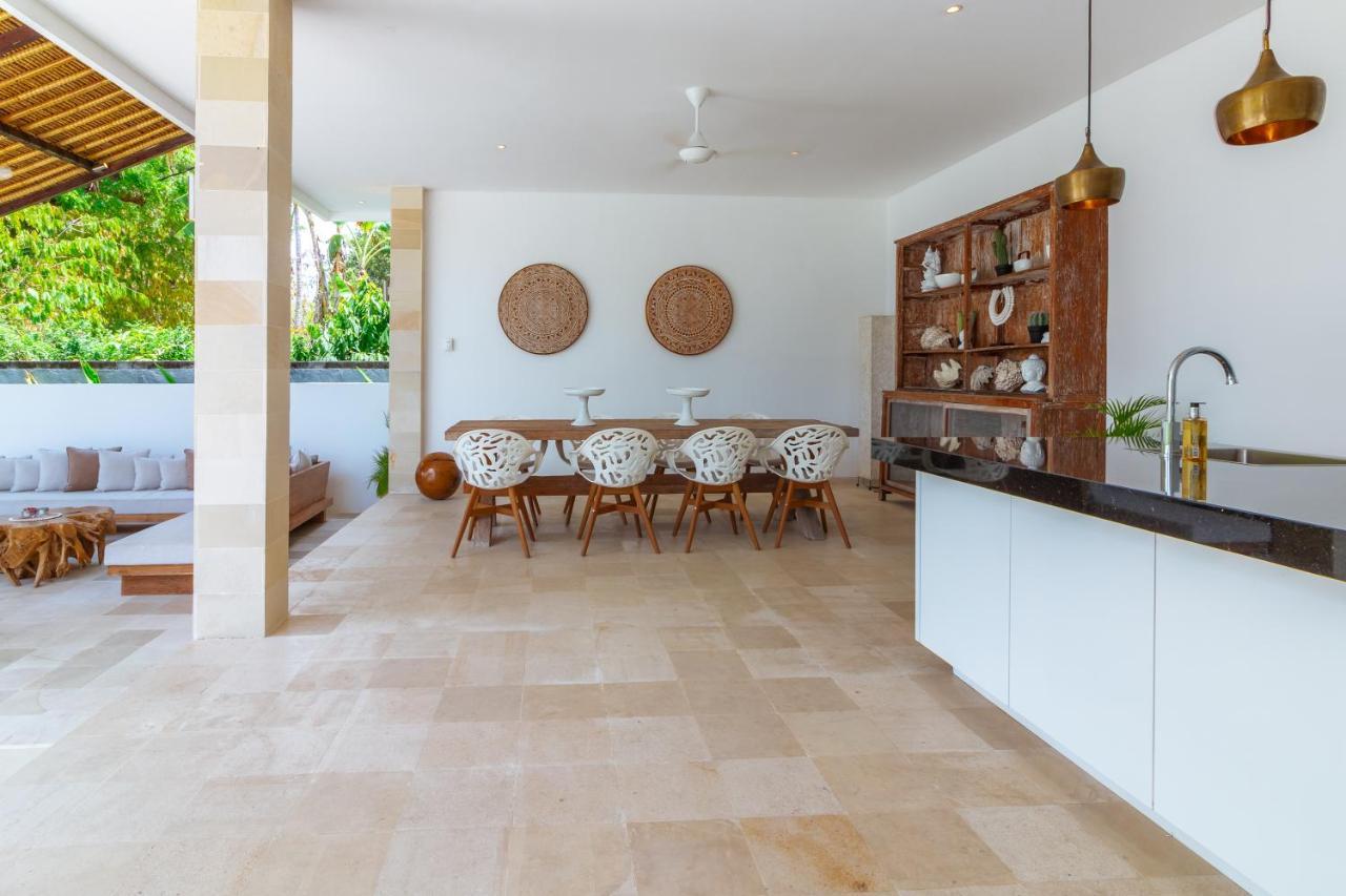 Villa Rasa Senang, With Private Cook And Pool 卡朗阿森 外观 照片