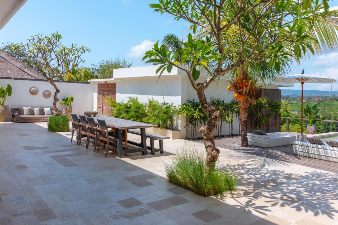 Villa Rasa Senang, With Private Cook And Pool 卡朗阿森 外观 照片