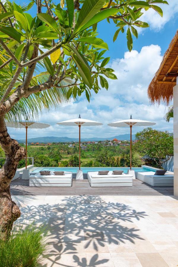 Villa Rasa Senang, With Private Cook And Pool 卡朗阿森 外观 照片