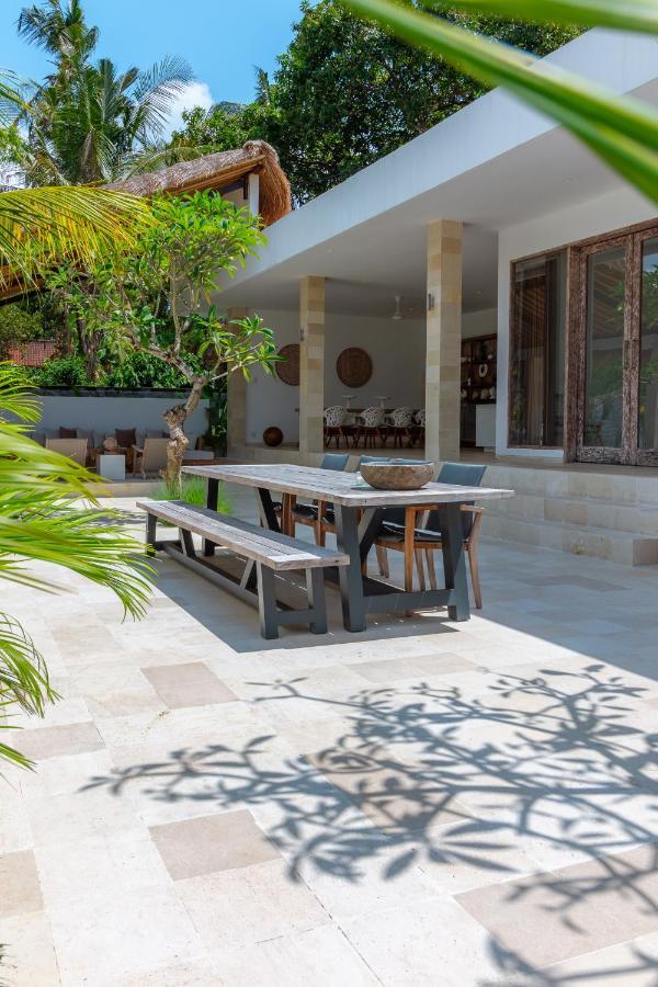Villa Rasa Senang, With Private Cook And Pool 卡朗阿森 外观 照片