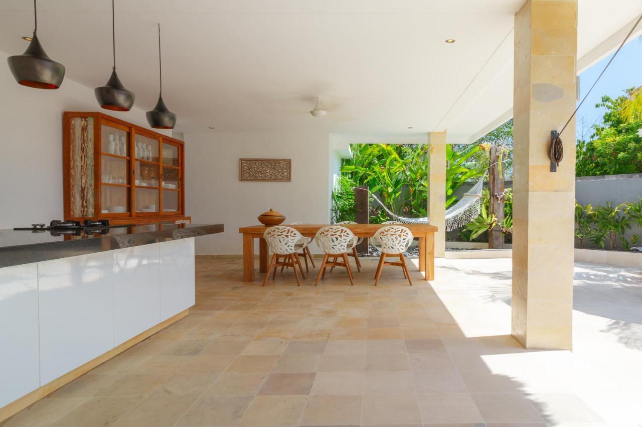 Villa Rasa Senang, With Private Cook And Pool 卡朗阿森 外观 照片